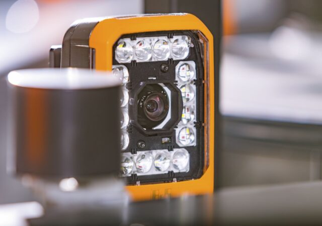 BnR PR 21003 Nieuwe Smart Camera ondersteunt omschakeling op volle productiesnelheid